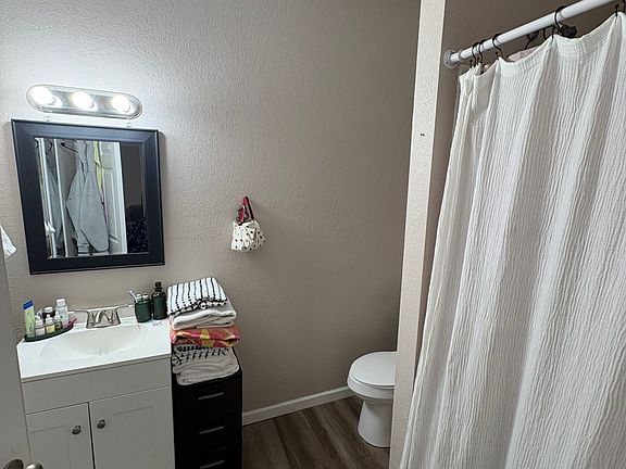 5th image of 214 Main St #101