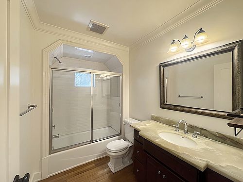 5th image of 618.5 N Beachwood Dr