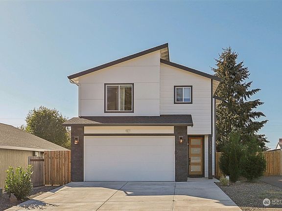 2nd image of 11300 NE 127th Avenue