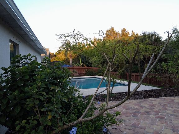 4th image of 3211 Parkplace Ct