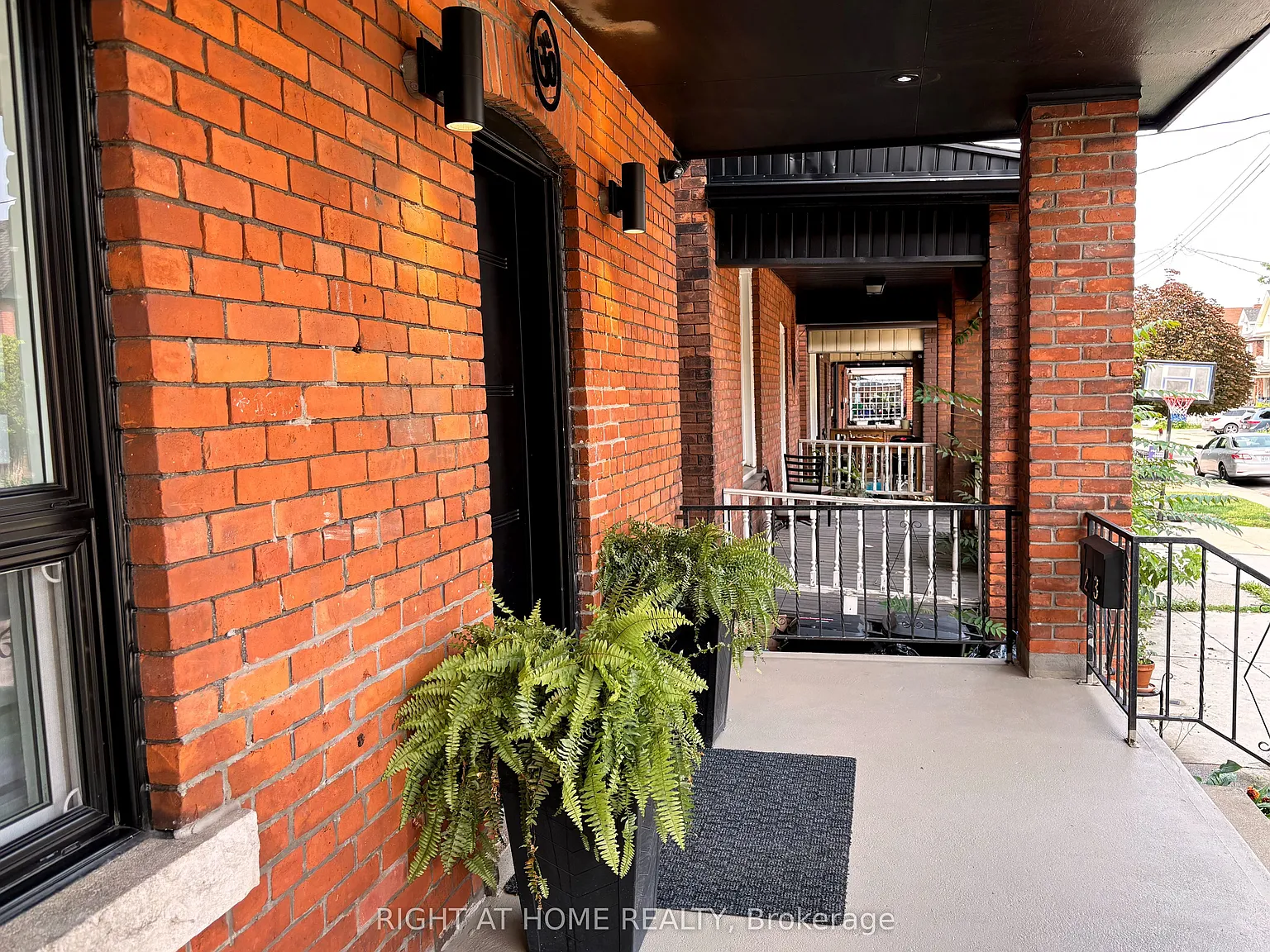 3 bed, $2,300 — Photo 2