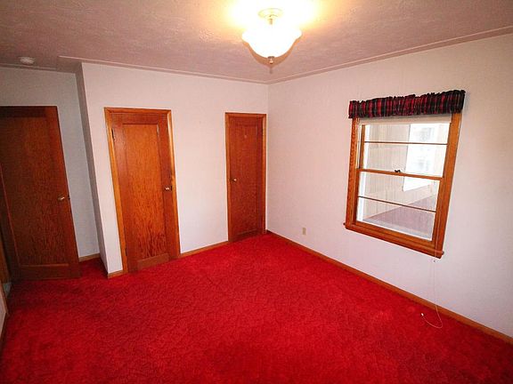 4th image of 1000 S Washburn Ave