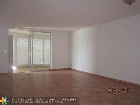 2nd image of 1100 NE 191st St APT E24