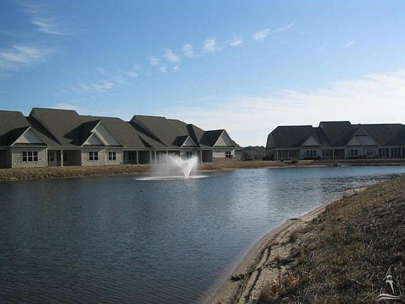 5th image of 4155 Cambridge Cove Cir SE Unit 4