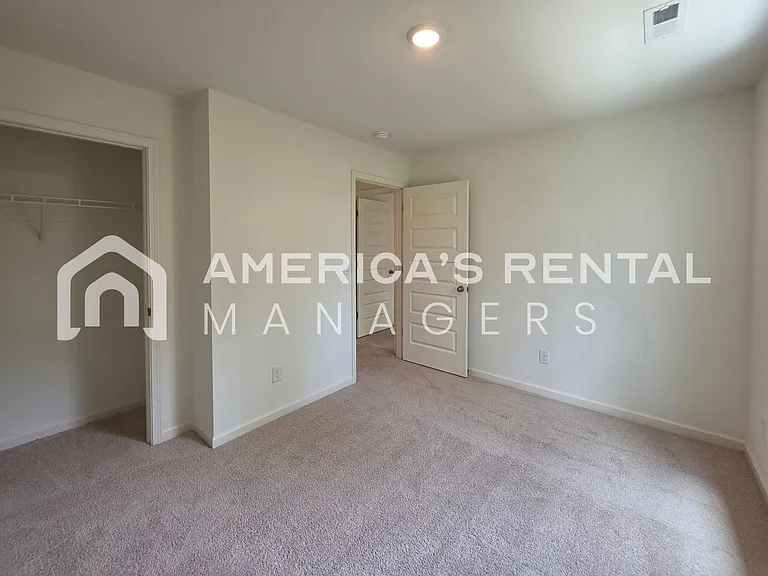605 Acorn Ct — Photo 47