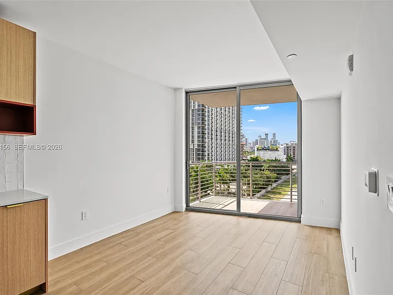 90 NE 32nd St #627 — Photo 8