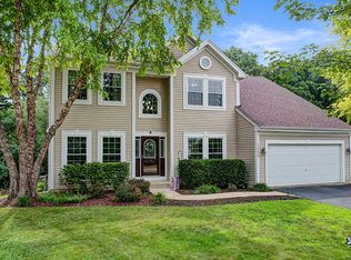 1939 Bluff Ct, Round Lake, IL 60073