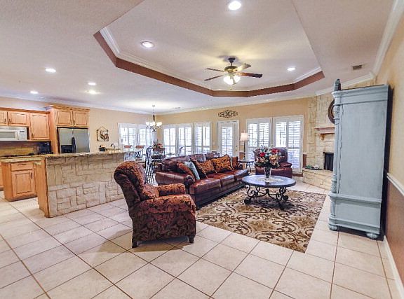 3rd image of 140 Shady Shores Dr