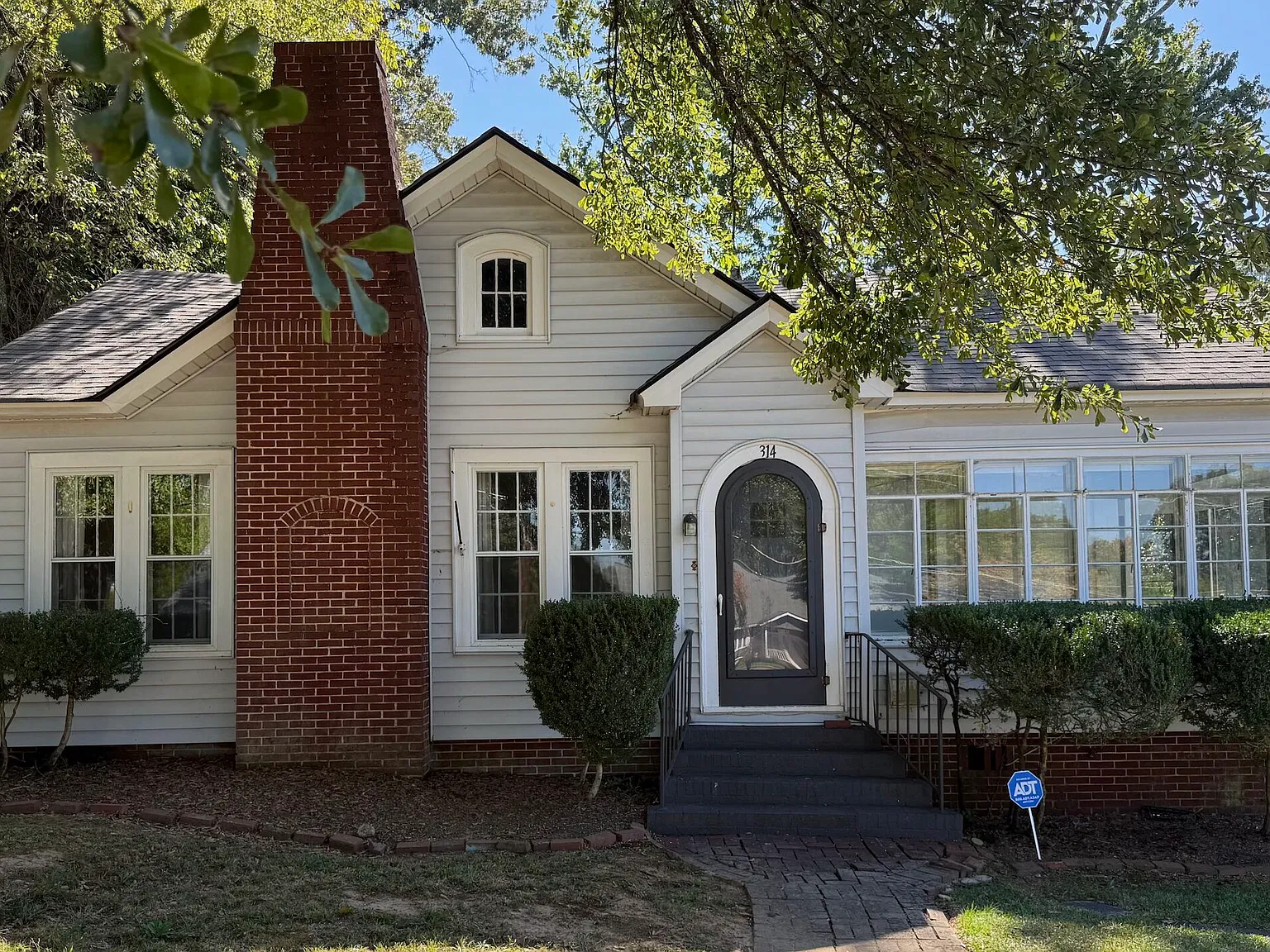 2 bed, 2.0 bath, 2181 sqft, $1,850 — Photo 1