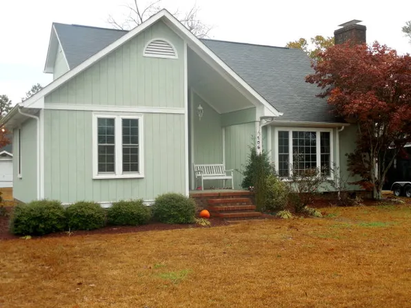 106 Heritage Park Dr, Washington, NC 27889