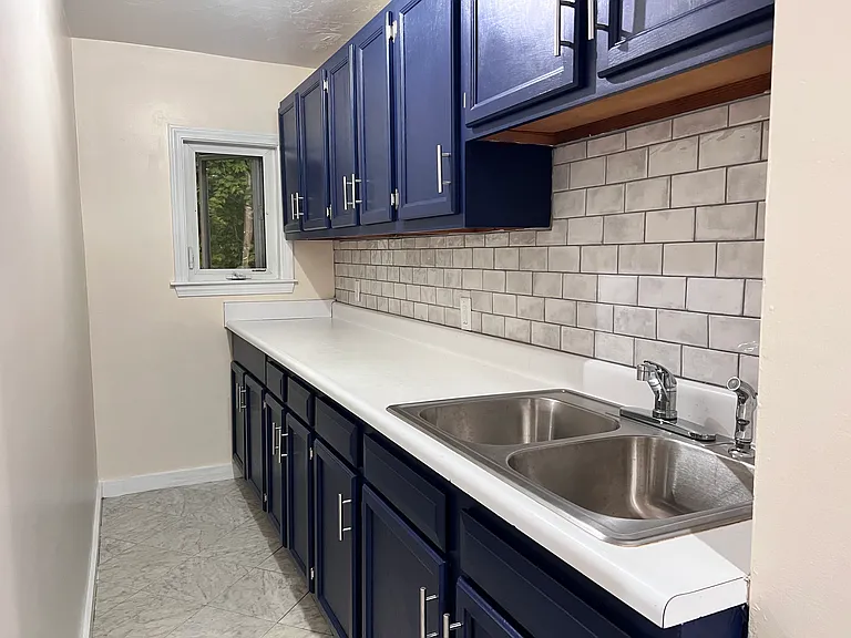 30 Ekman St #3 — Photo 5