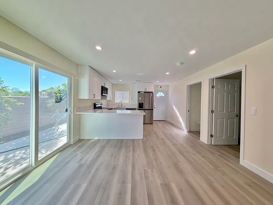 6536 Valley Circle Blvd #6532