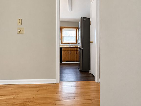 4th image of 2061 Marshes Glenn Dr