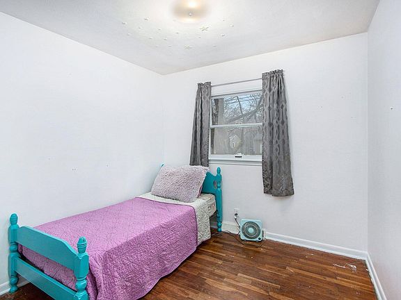 2nd image of 2606 Rolling Hill Ave