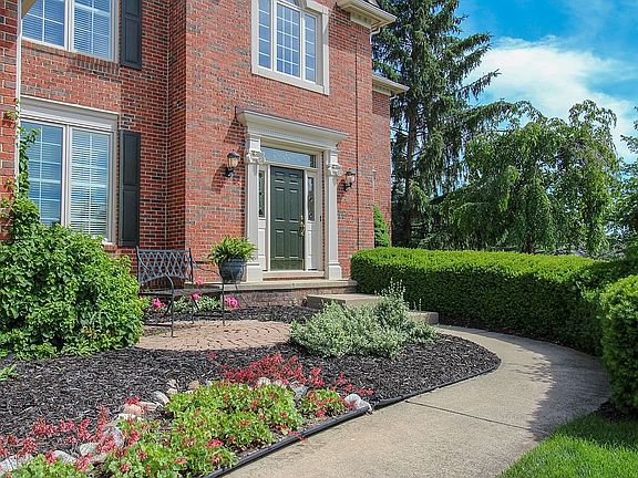 3rd image of 47300 Somerset Ct