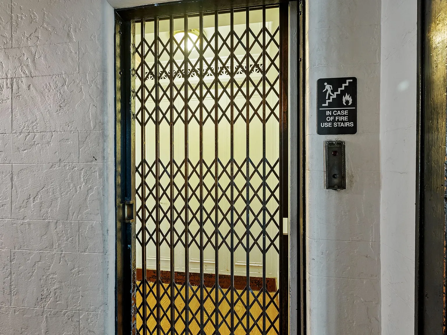 King Edward Annex Apartments — Photo 1