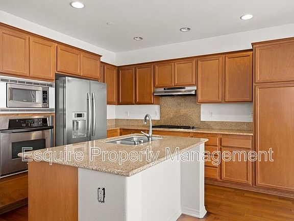 5th image of 521 Nile River Dr