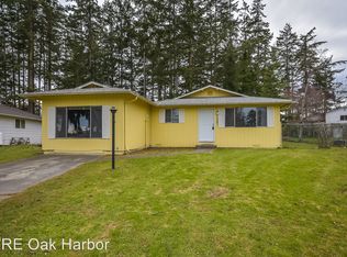 1067 NW Cathlamet Dr, Oak Harbor, WA 98277
