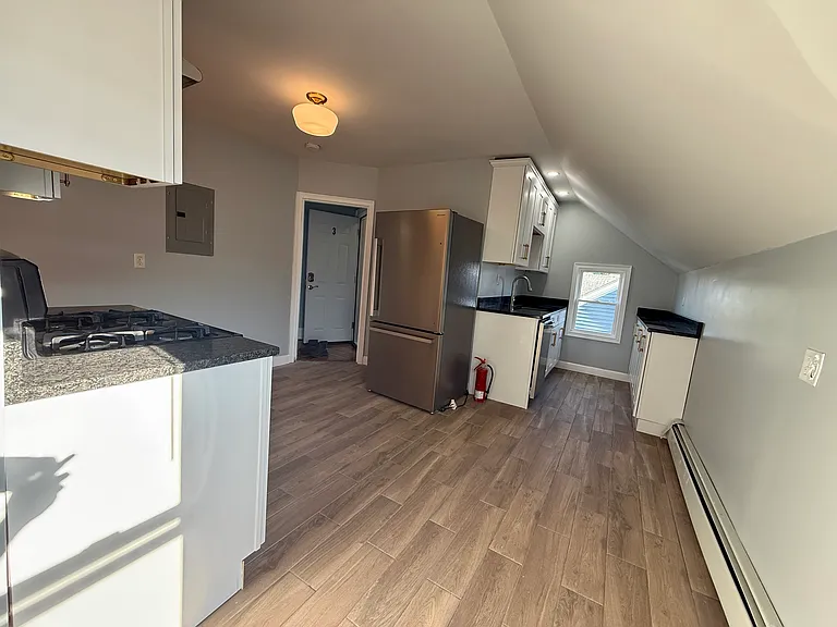 17 Amy St #3L — Photo 5