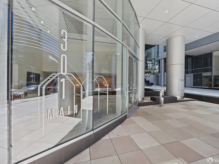 301 Main St #27F — Photo 12