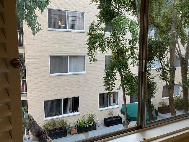 321 N Palm Dr #5 — Photo 4