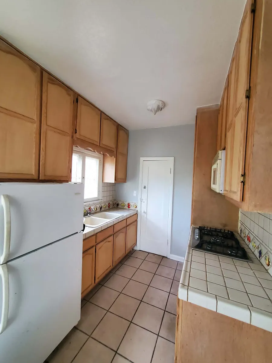 Building Photo - 25 Westmont Dr #15