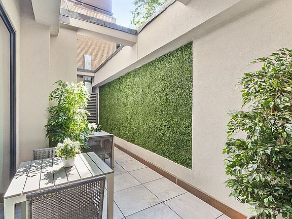 3rd image of 90 Lexington Ave APT 1F