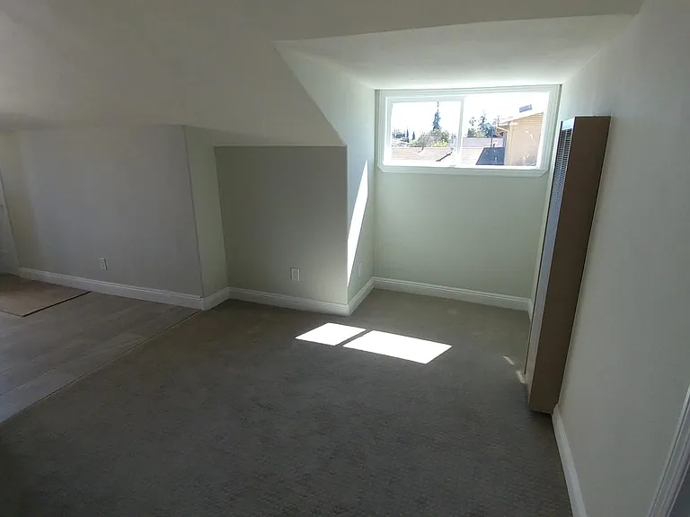 274 S 20th St — Photo 5
