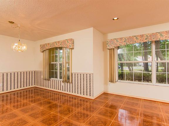 4th image of 801 Wellington Ct