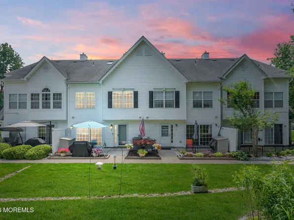 11 Phoenix Court, Tinton Falls, NJ 07712