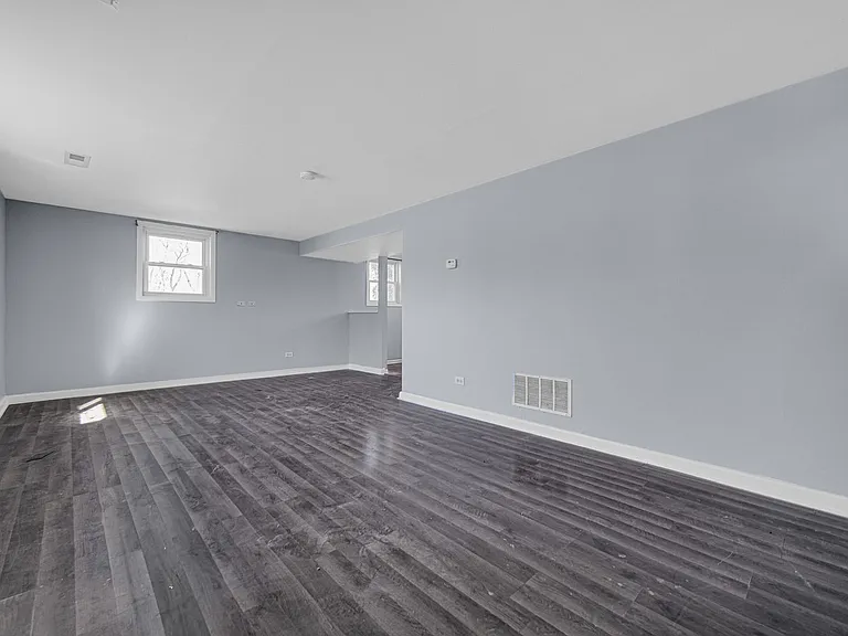 548 Regent Rd — Photo 7
