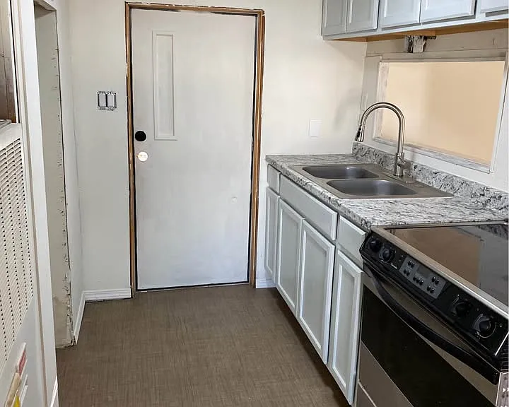 340 E Eighth North St #20 — Photo 2