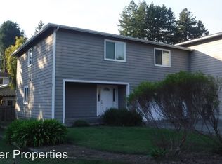 827 Ransom Ave, Brookings, OR 97415