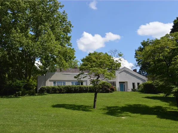 403 Paxinosa Rd E, Easton, PA 18040