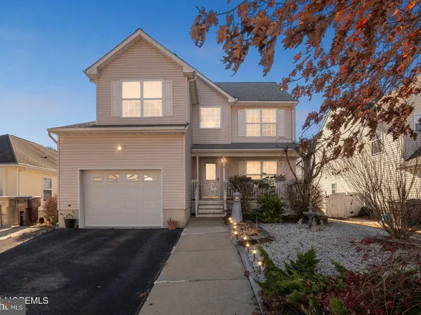 18 Lena Ct, Bayville, NJ 08721