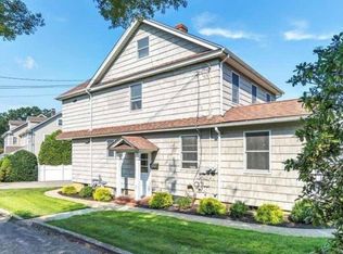 40 Perry Ave, Bayville, NY 11709