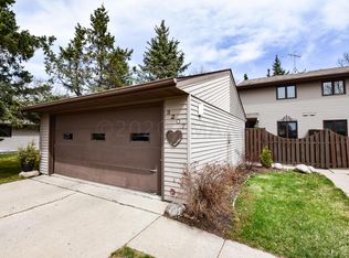 3207 Cherry Ln N, Fargo, ND 58102