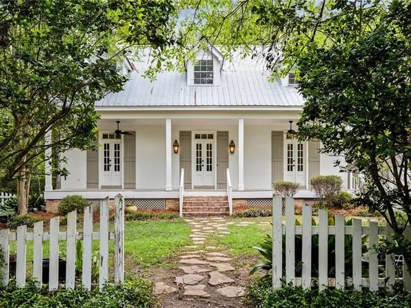 102 E 8th Ave, Covington, LA 70433