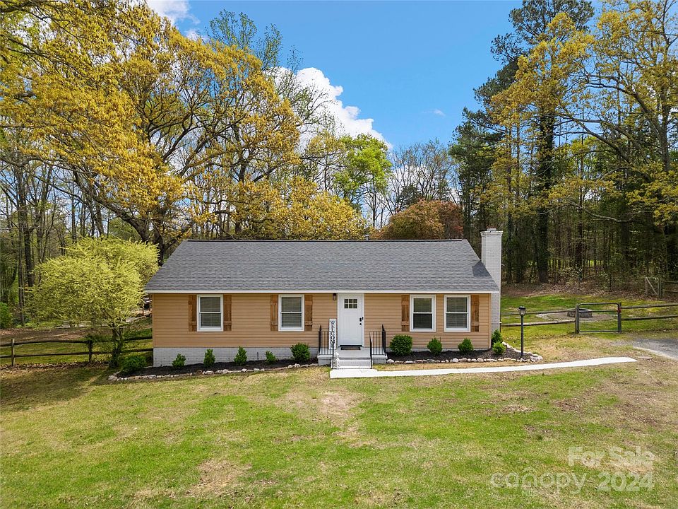 1st image of 2407 Woodberry Ln
