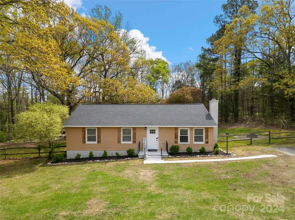 2407 Woodberry Ln, Catawba, SC 29704