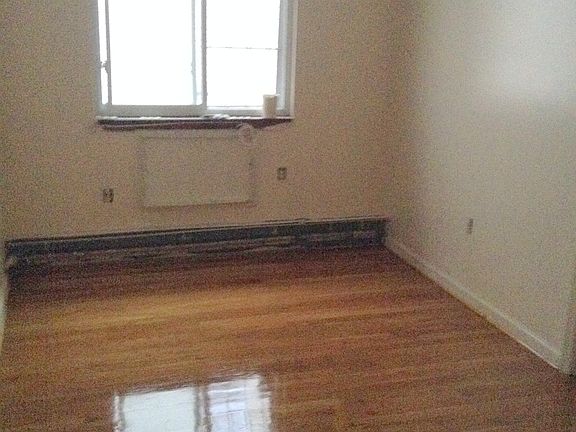 2nd image of 2705 Gifford Ave #2