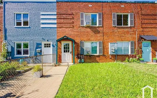 200 Oklahoma Ave NE #2