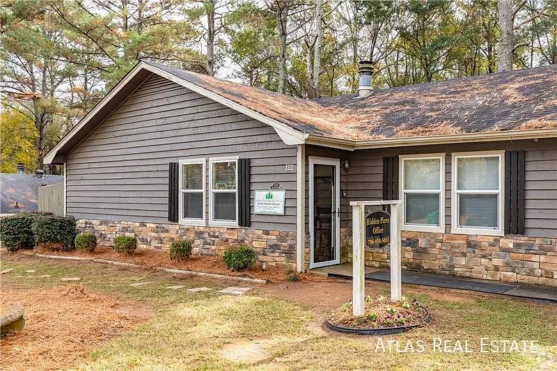 2 Bedroom with Washer/Dryer Hookups - Central Location just outside of Downtown Athens — Photo 1