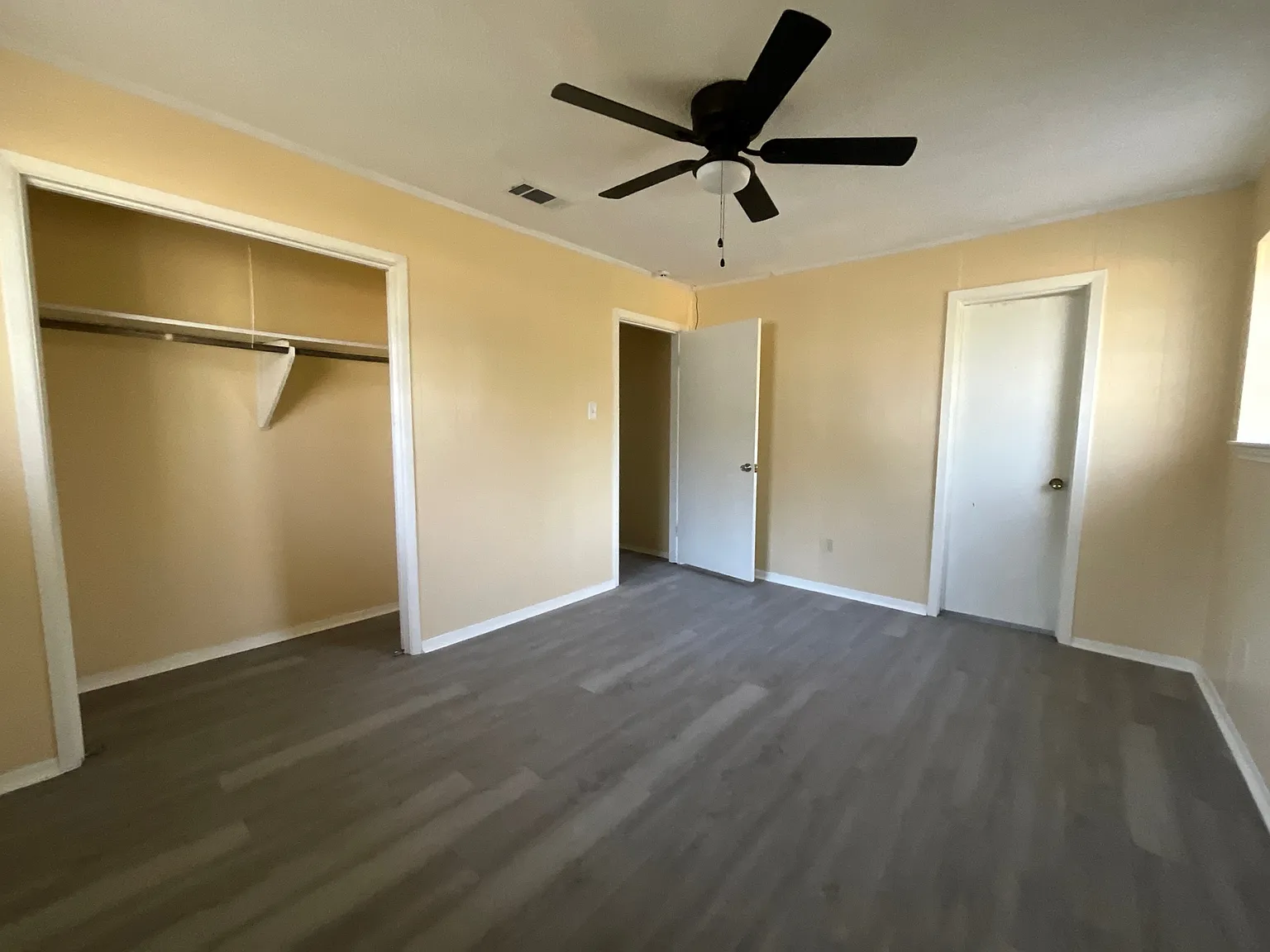 1361 Shady Lane - 1 — Photo 4