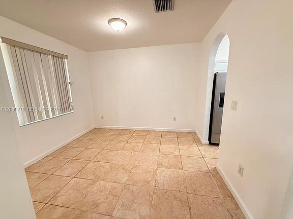 3rd image of 230 SE 29th Ave Unit 12