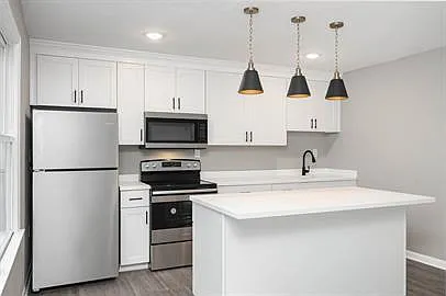 9631 Salem Street — Photo 2