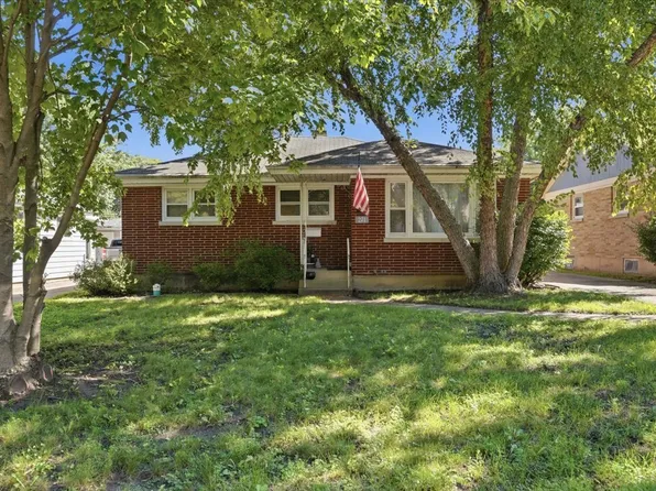 271 Dalton Ave, Mundelein, IL 60060