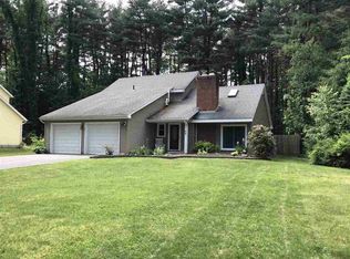 46 Southbury Rd, Clifton Park, NY 12065
