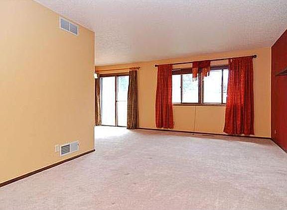 2nd image of 200 Wentworth Avenue W
