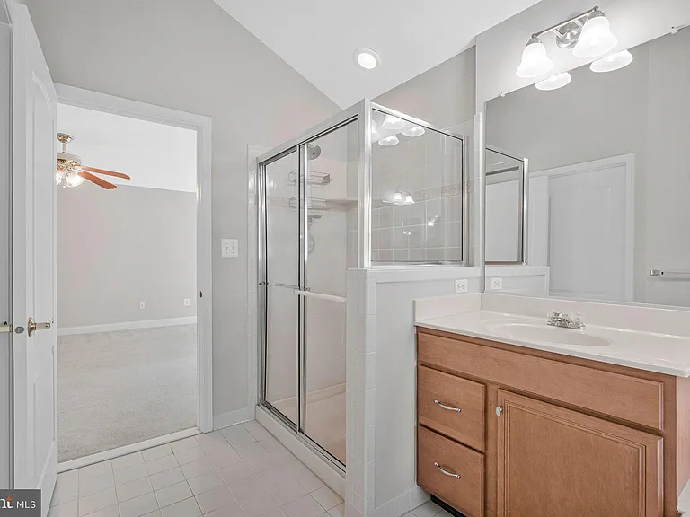 5834 Seven Pines Ct — Photo 29